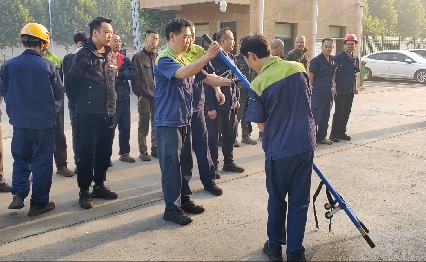 力威實業(yè)開展起重設備事故應急救援實戰(zhàn)演練